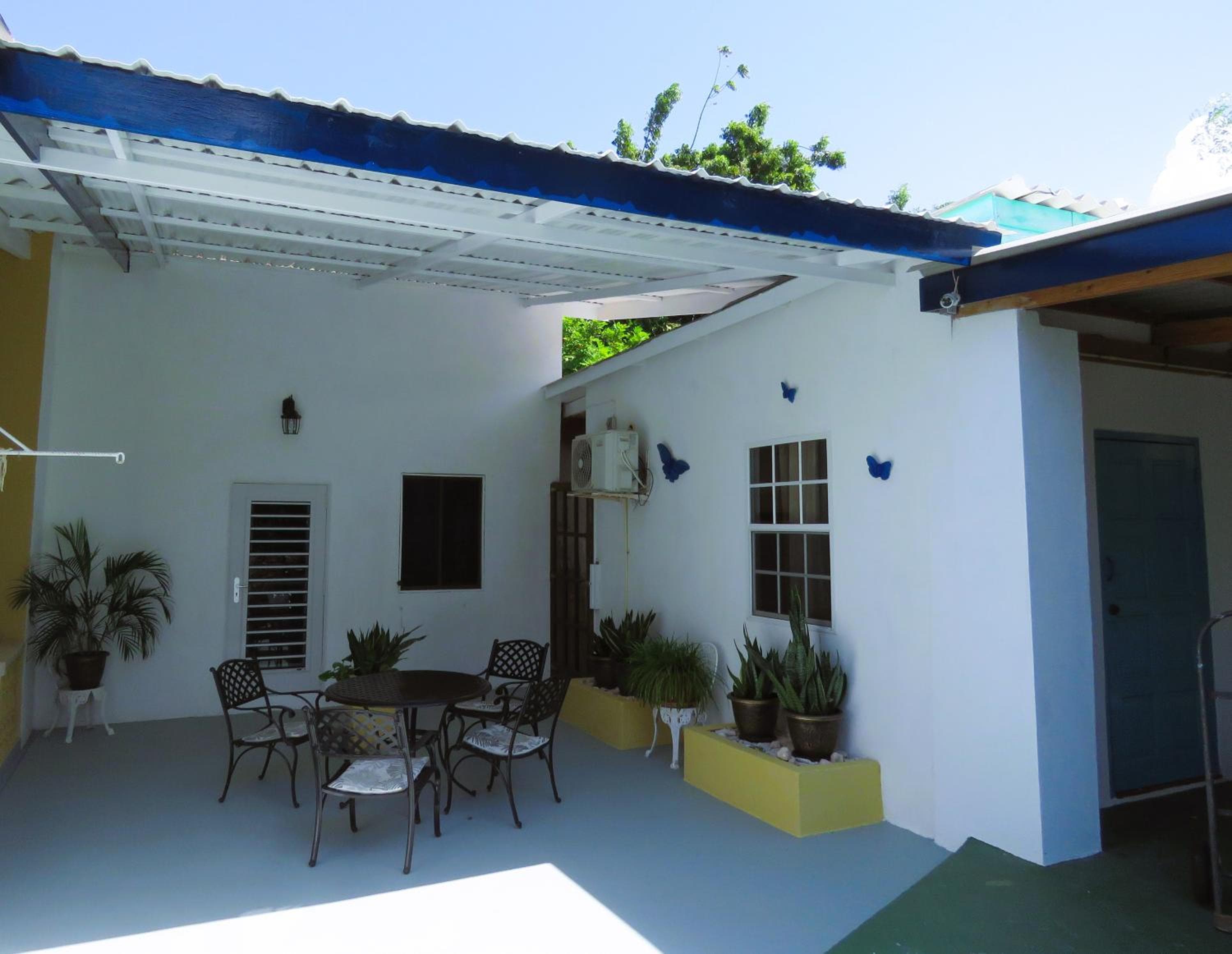 Artist Room Curaçao