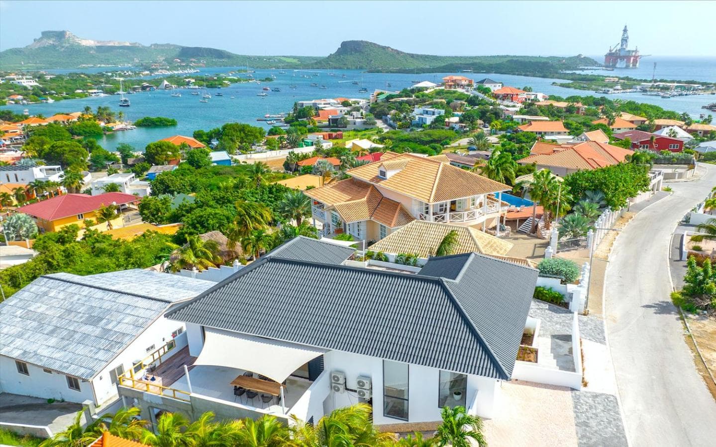 Villa NOMA - Beautiful Views I Pool I 5 min to the Beach