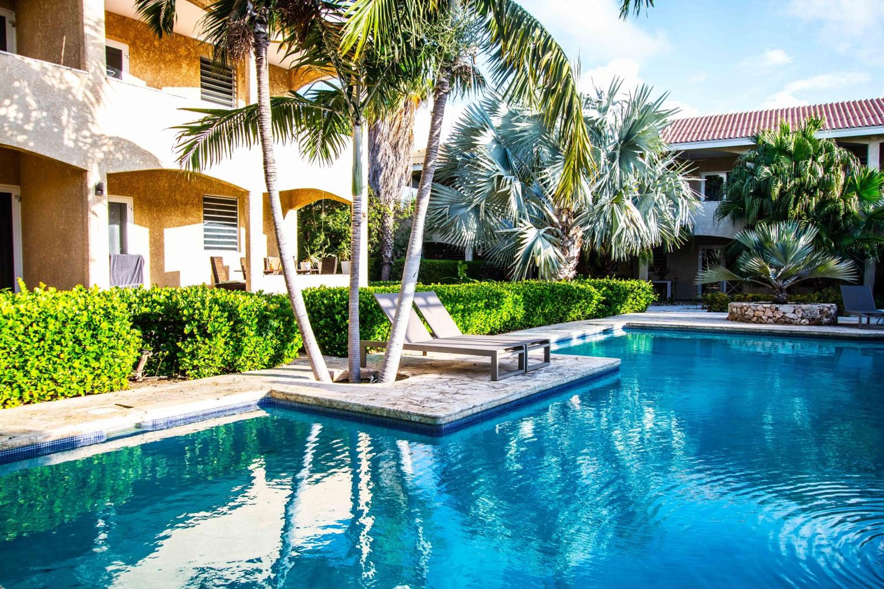 CocoCasa 22 Stylish Luxury Apartment with Pool near Jan Thiel Beach