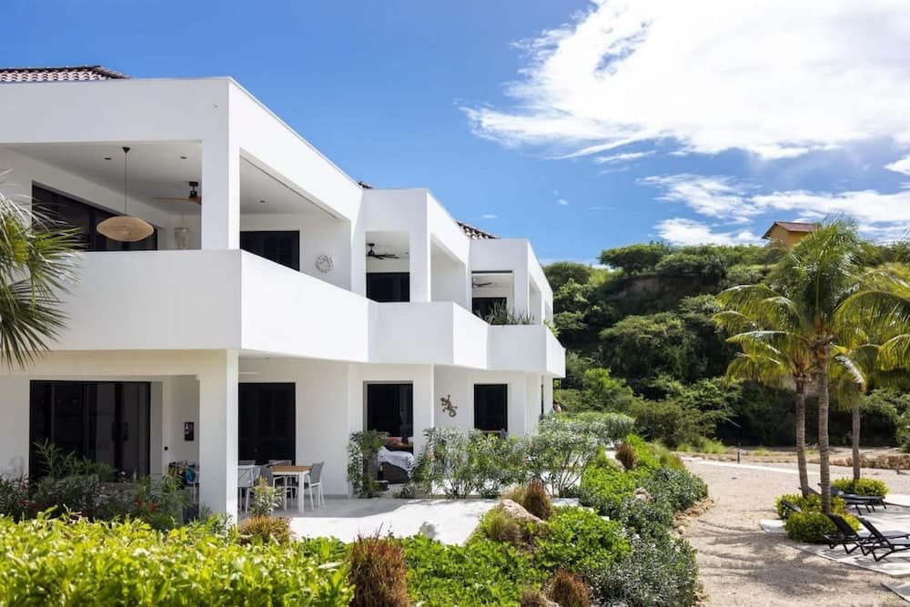 NEW Casa Luna Luxury Apartment at Blue Bay
