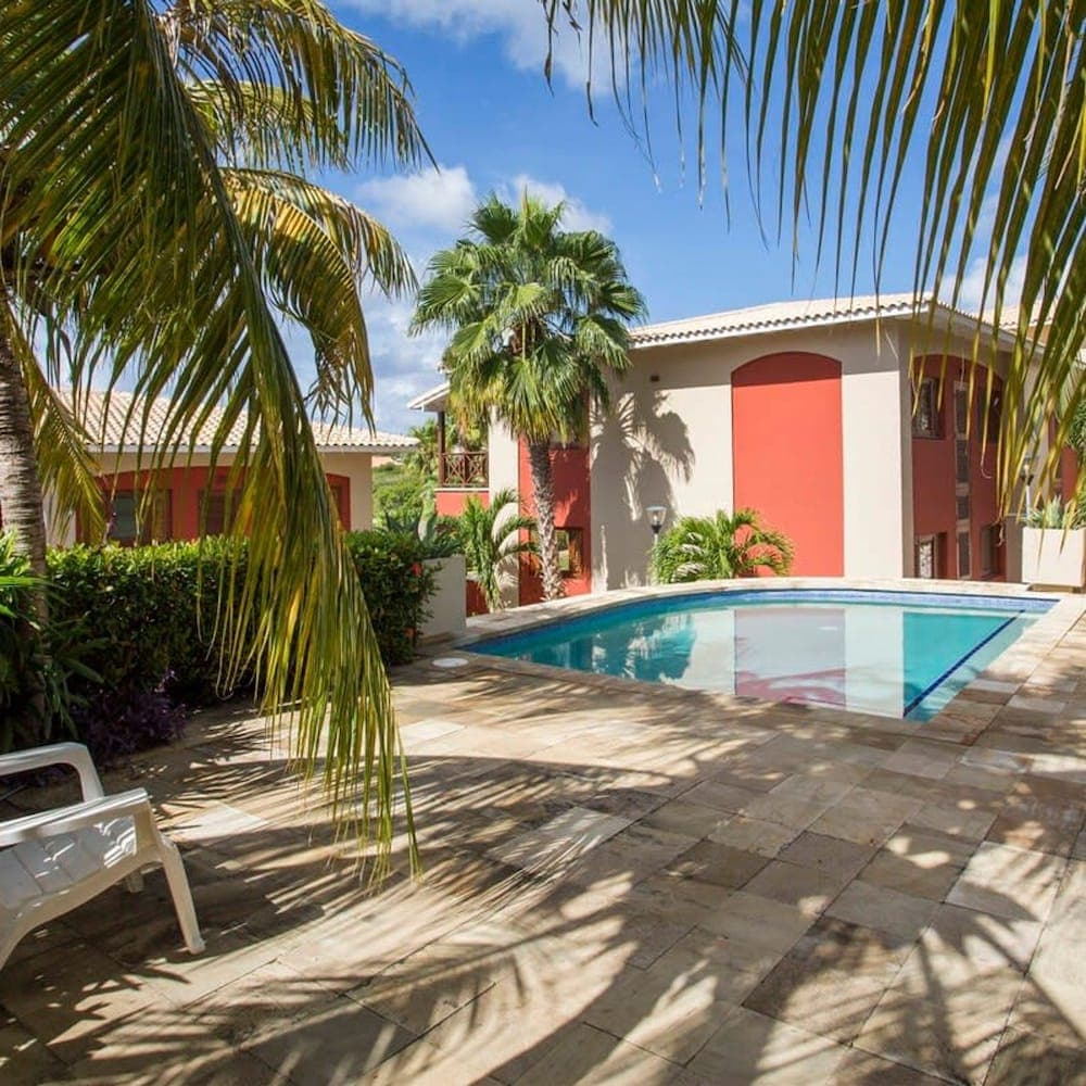 Spanish Water Apartments - Garden View