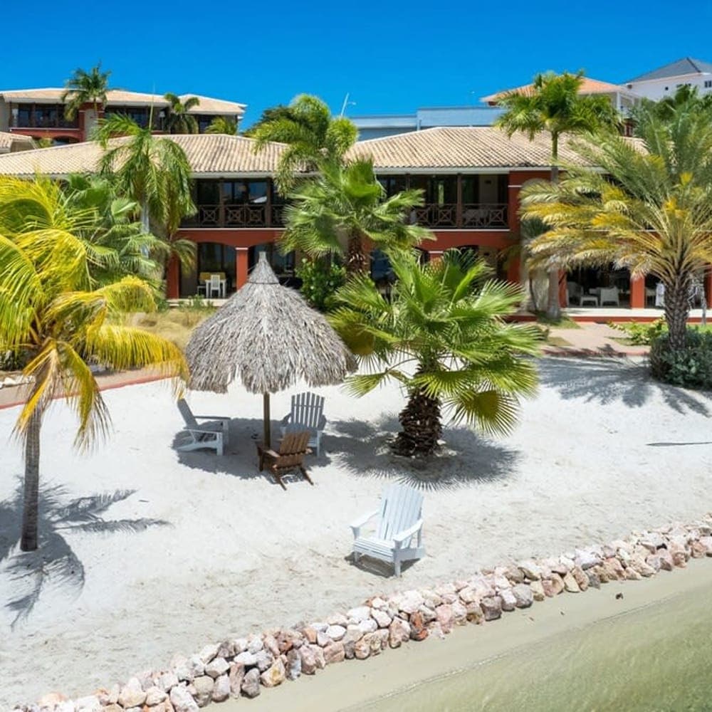 Spanish Water Apartments - Terrace