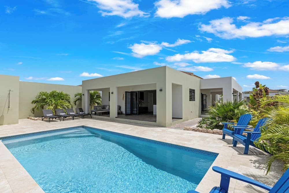 Villa Jasmijn  with private pool, at Mambo Beach
